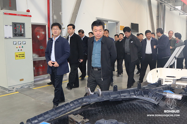 禹城市领导张建军,高新区领导吴延国陪同活动.